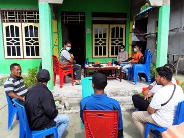 NZMATES team and Dinas ESDM staff having a meeting with Mangur Niela village staff members and the village facilitator