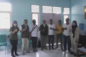 Let's do the thumbs up, shall we? 